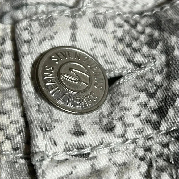 Seven 7 shorts - Picture 12 of 12